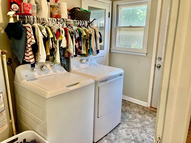1629 E Gary St, Park City, KS 67219