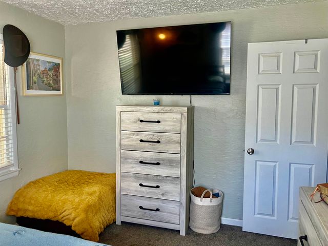 1629 E Gary St, Park City, KS 67219