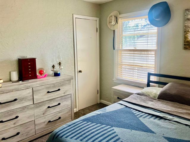 1629 E Gary St, Park City, KS 67219