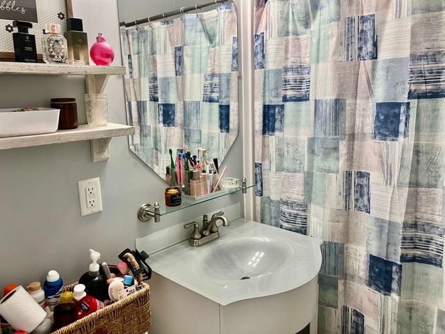 1629 E Gary St, Park City, KS 67219