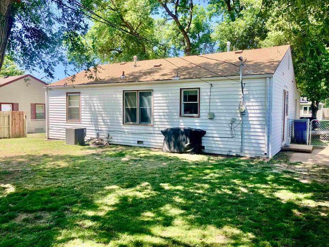 1629 E Gary St, Park City, KS 67219