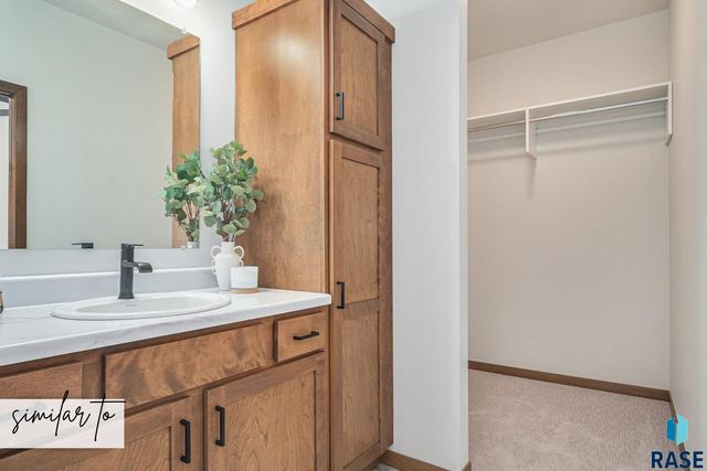 9209 W Counsel St Street, Sioux Falls, SD 57106