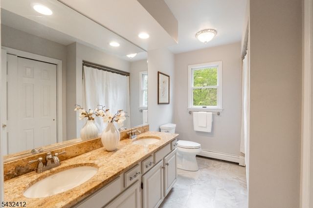 10 Golden Corner Way, Randolph Twp., NJ 07869