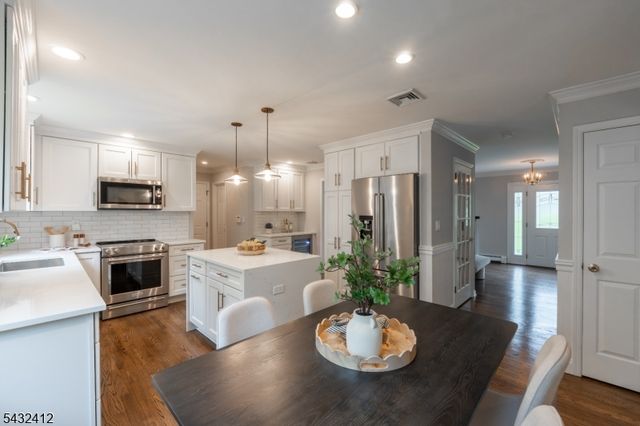 10 Golden Corner Way, Randolph Twp., NJ 07869