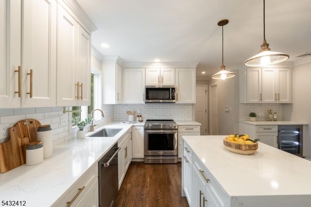 10 Golden Corner Way, Randolph Twp., NJ 07869