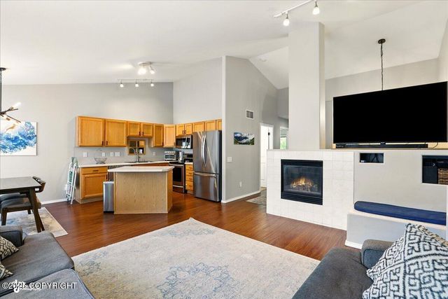 207 Dailey Avenue, #7, Anchorage, AK 99515