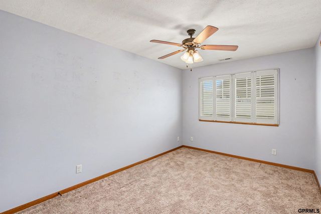 9015 Buckshot Road, Lincoln, NE 68507