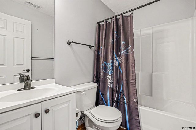 9015 Buckshot Road, Lincoln, NE 68507