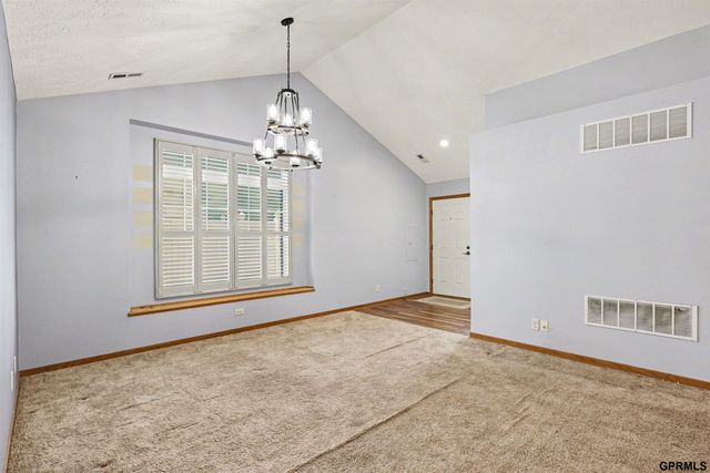 9015 Buckshot Road, Lincoln, NE 68507