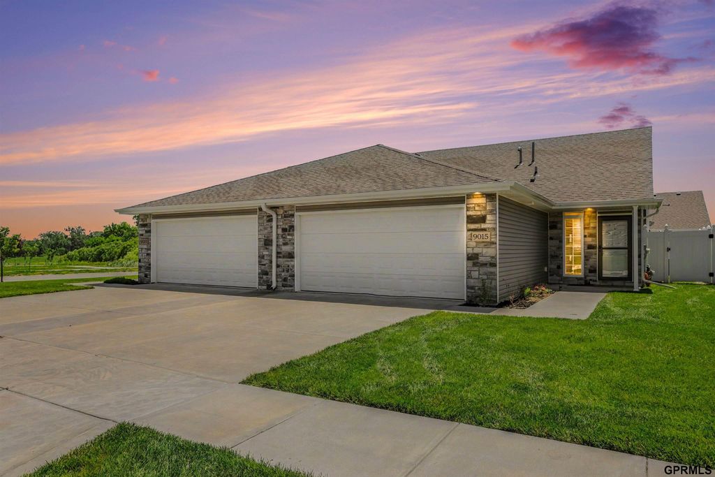 9015 Buckshot Road, Lincoln, NE 68507