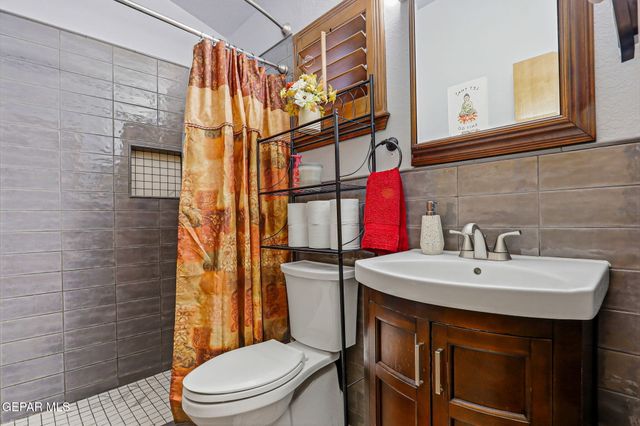 11729 SCOTT SIMPSON Drive, El Paso, TX 79936