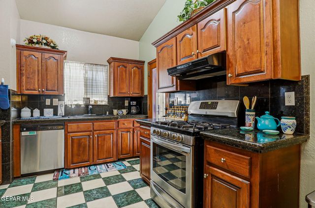 11729 SCOTT SIMPSON Drive, El Paso, TX 79936