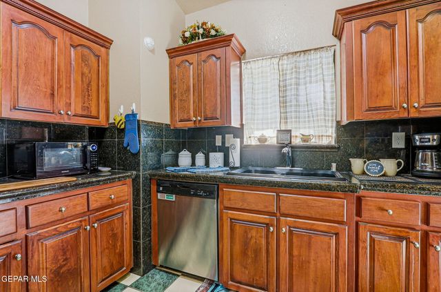 11729 SCOTT SIMPSON Drive, El Paso, TX 79936