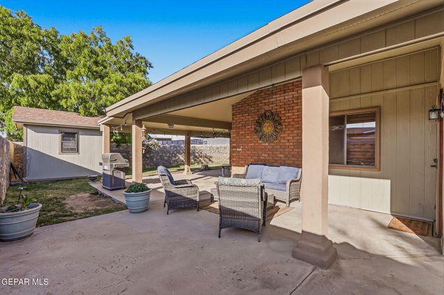 11729 SCOTT SIMPSON Drive, El Paso, TX 79936