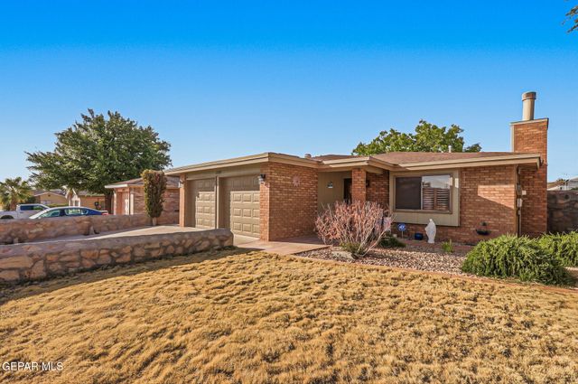 11729 SCOTT SIMPSON Drive, El Paso, TX 79936