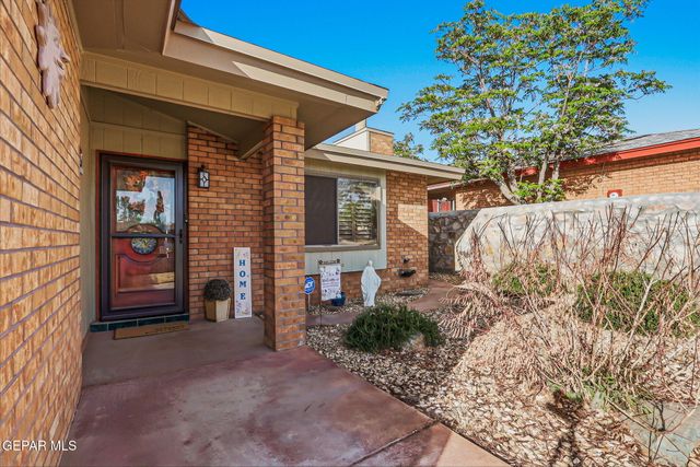 11729 SCOTT SIMPSON Drive, El Paso, TX 79936