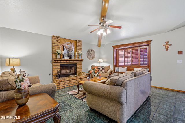 11729 SCOTT SIMPSON Drive, El Paso, TX 79936