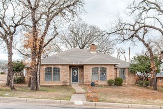 101 NE Brushy Mound Road, Burleson, TX 76028