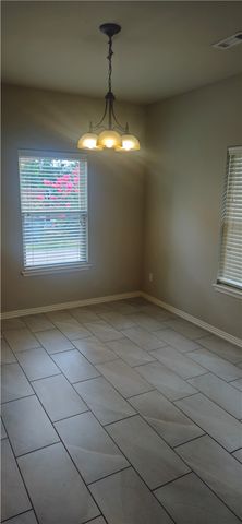 1524 N Leverett Avenue, Fayetteville, AR 72703