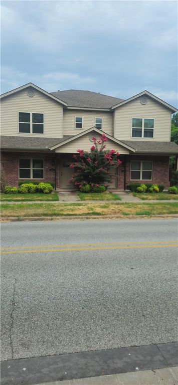1524 N Leverett Avenue, Fayetteville, AR 72703