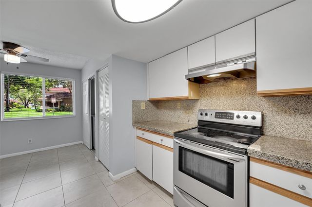 796 NW 91st Terrace, Plantation, FL 33324
