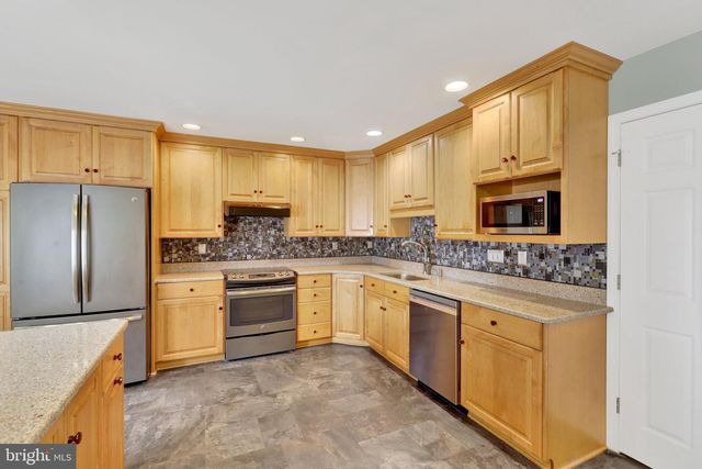 3896 FARMSTEAD DRIVE, Fayetteville, PA 17222