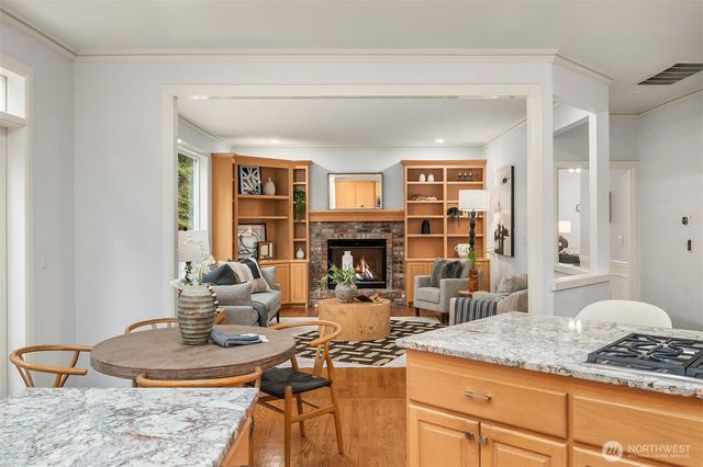 5706 NW Lac Leman Drive, Issaquah, WA 98027