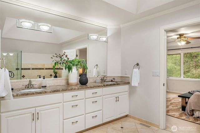 5706 NW Lac Leman Drive, Issaquah, WA 98027