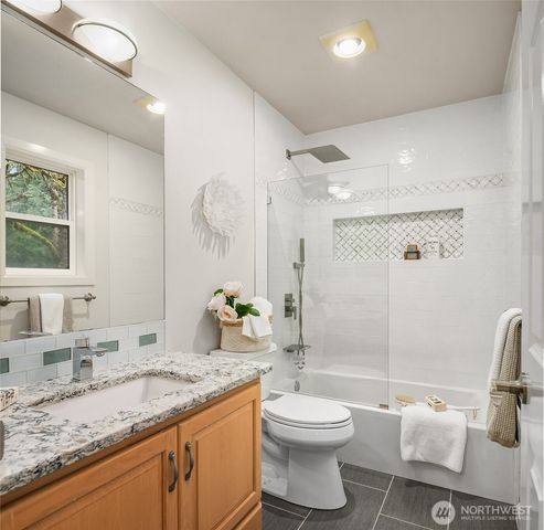 5706 NW Lac Leman Drive, Issaquah, WA 98027