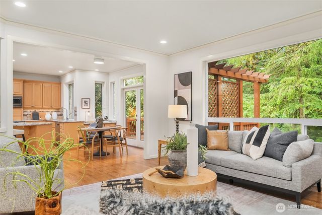 5706 NW Lac Leman Drive, Issaquah, WA 98027