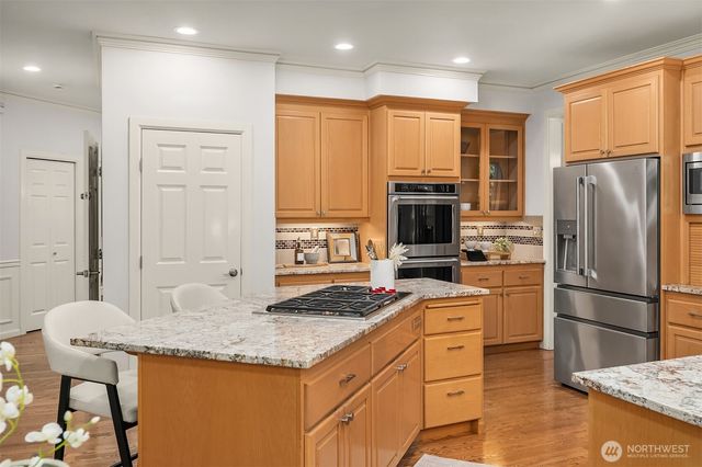 5706 NW Lac Leman Drive, Issaquah, WA 98027