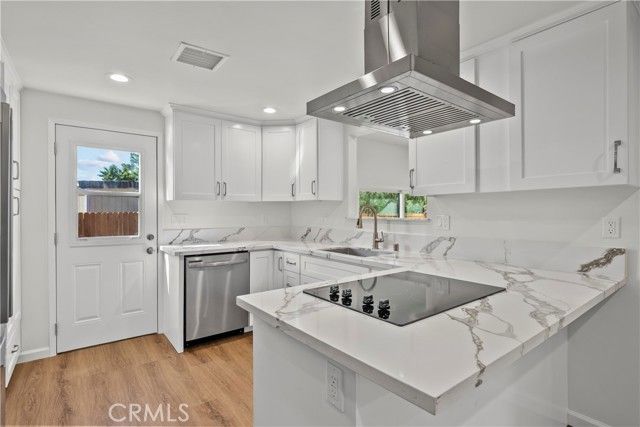 943 Tapies Court, Newbury Park (thousand Oaks), CA 91320