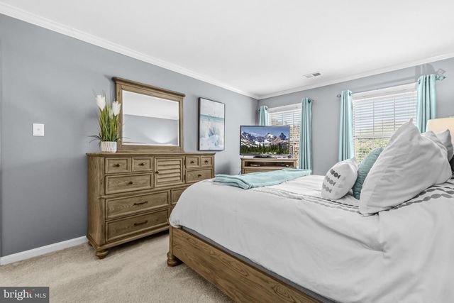 4090 CROAKER LN, Woodbridge, VA 22193