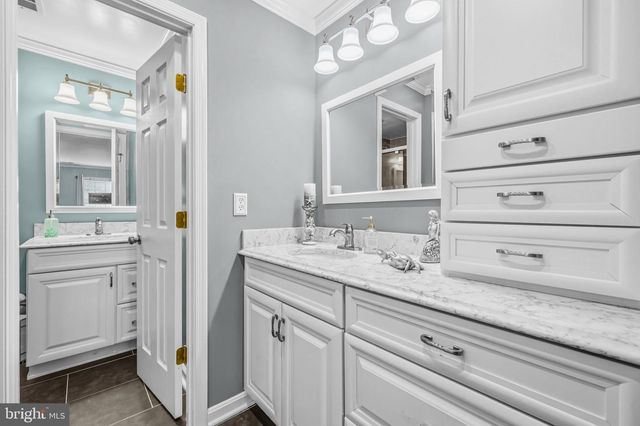 4090 CROAKER LN, Woodbridge, VA 22193