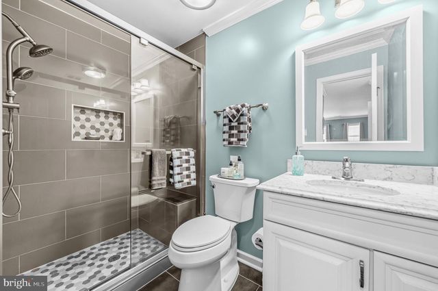 4090 CROAKER LN, Woodbridge, VA 22193