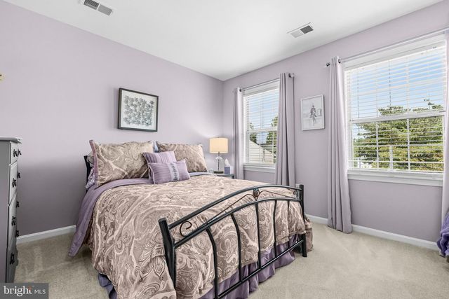 4090 CROAKER LN, Woodbridge, VA 22193