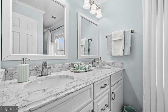 4090 CROAKER LN, Woodbridge, VA 22193