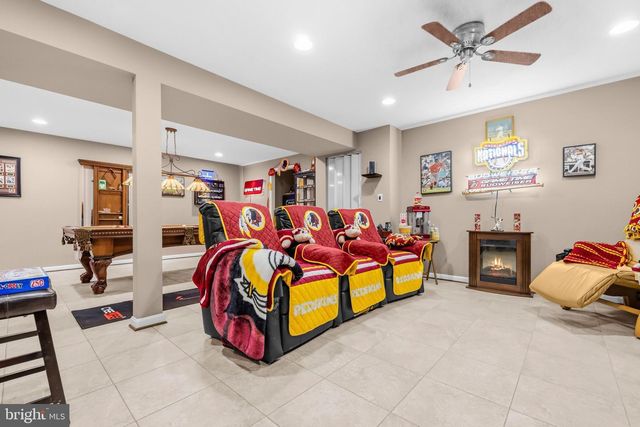 4090 CROAKER LN, Woodbridge, VA 22193