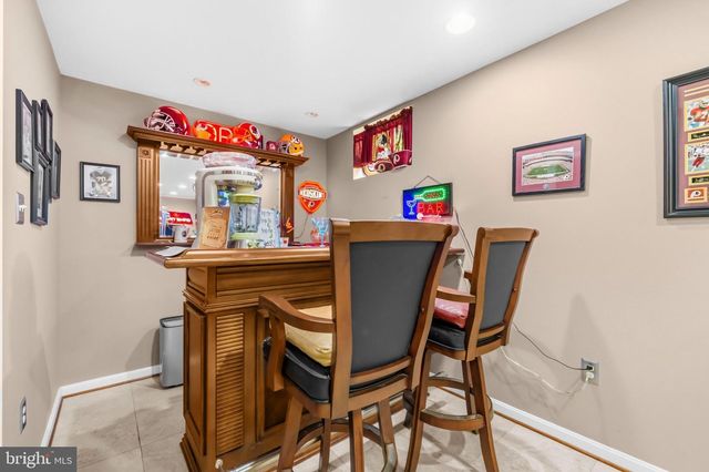 4090 CROAKER LN, Woodbridge, VA 22193