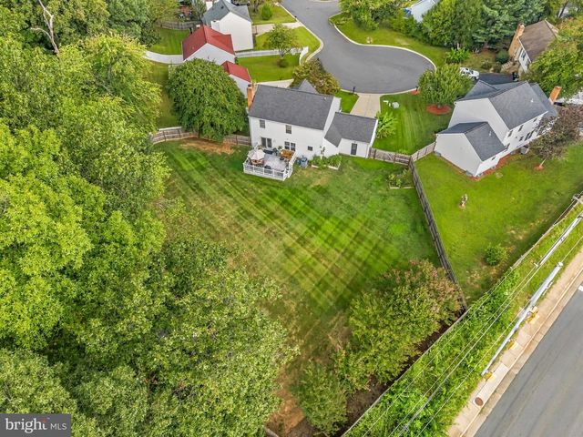 4090 CROAKER LN, Woodbridge, VA 22193