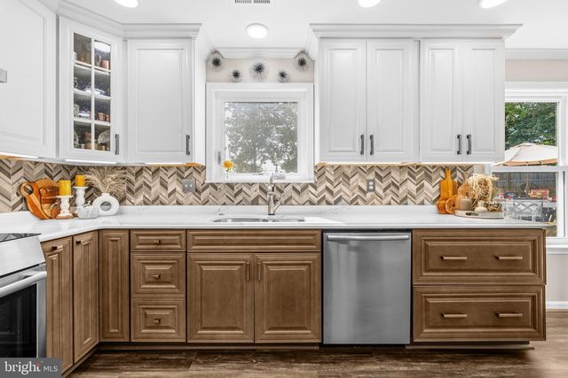 4090 CROAKER LN, Woodbridge, VA 22193