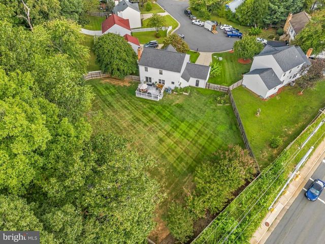 4090 CROAKER LN, Woodbridge, VA 22193