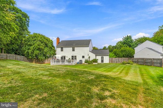 4090 CROAKER LN, Woodbridge, VA 22193