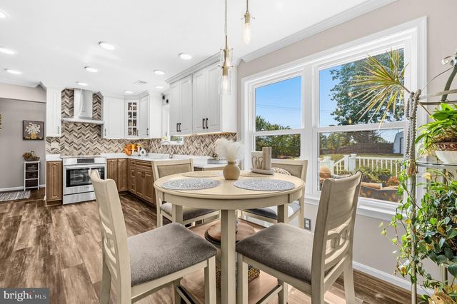 4090 CROAKER LN, Woodbridge, VA 22193