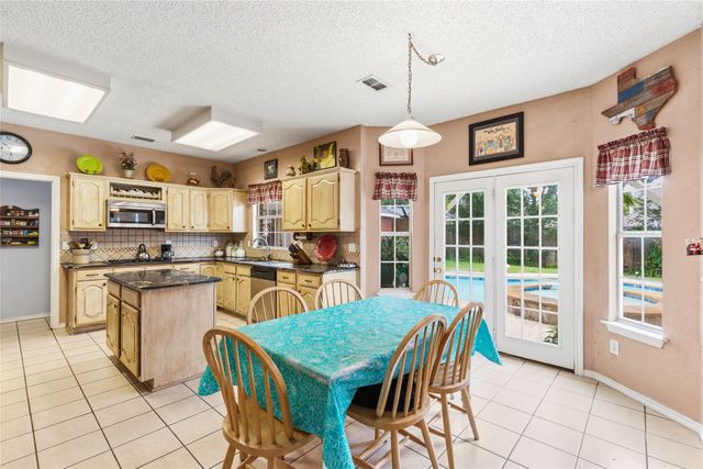 7604 Oak Knoll Drive, North Richland Hills, TX 76182