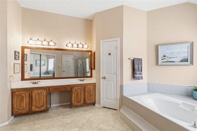 7604 Oak Knoll Drive, North Richland Hills, TX 76182