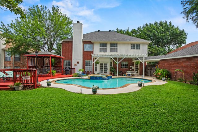 7604 Oak Knoll Drive, North Richland Hills, TX 76182