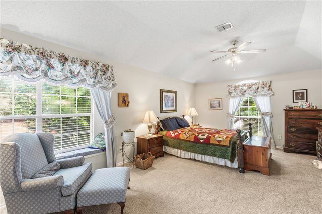 7604 Oak Knoll Drive, North Richland Hills, TX 76182