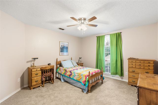 7604 Oak Knoll Drive, North Richland Hills, TX 76182