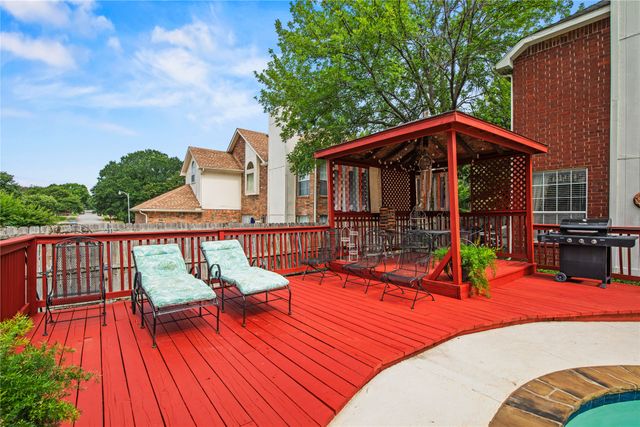 7604 Oak Knoll Drive, North Richland Hills, TX 76182